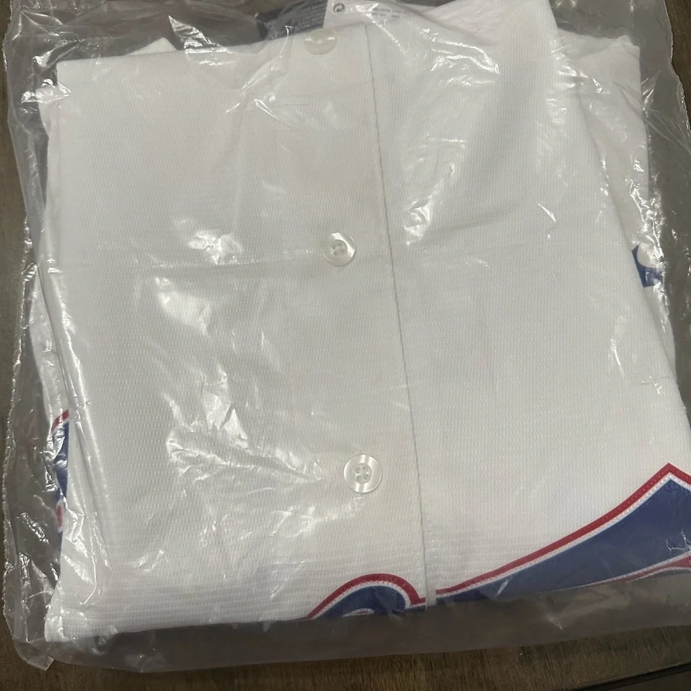 SOLD ! Texas Rangers Jersey - Picture 3 of 3